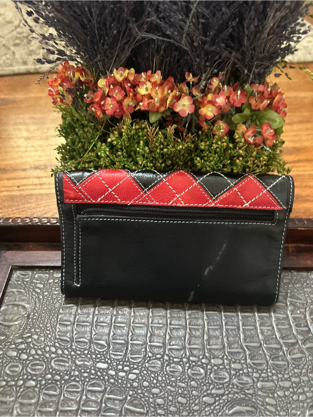 Harlequin Argyle Checkbook Wallet Red Black White Contrast Stitch - Picture 2 of 7